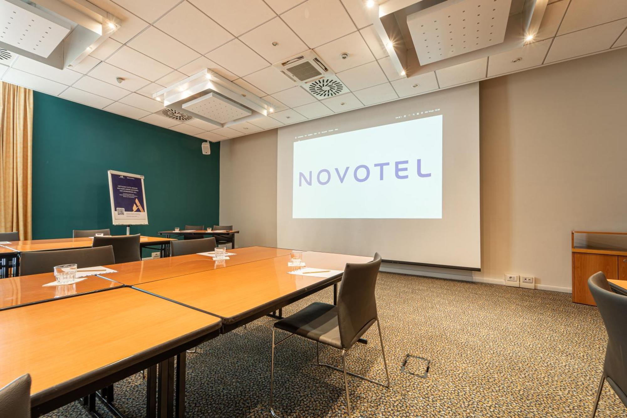 Hotell Novotel Est 4*