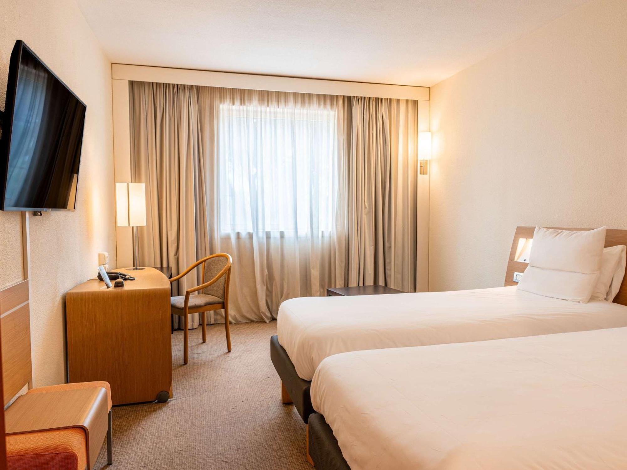 Novotel Est Hotell 4*